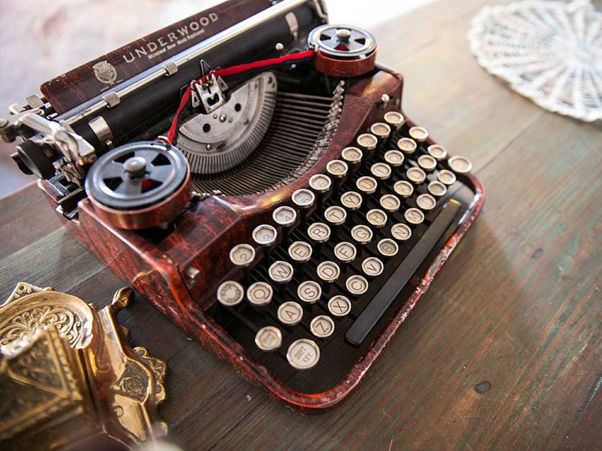 airbnb haus interior typewriter